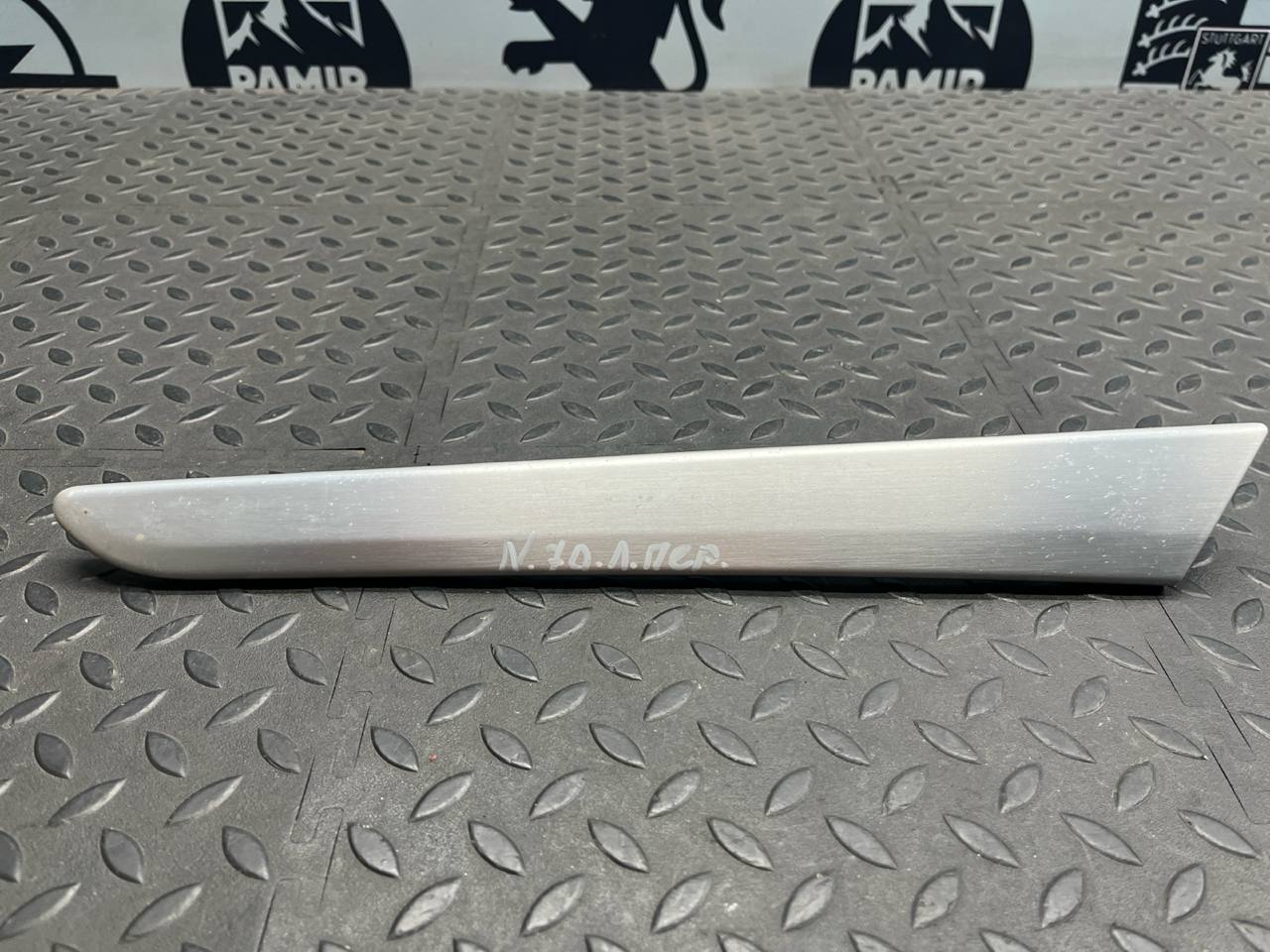 Накладка двери передняя левая Mercedes B/W245 2005-2011