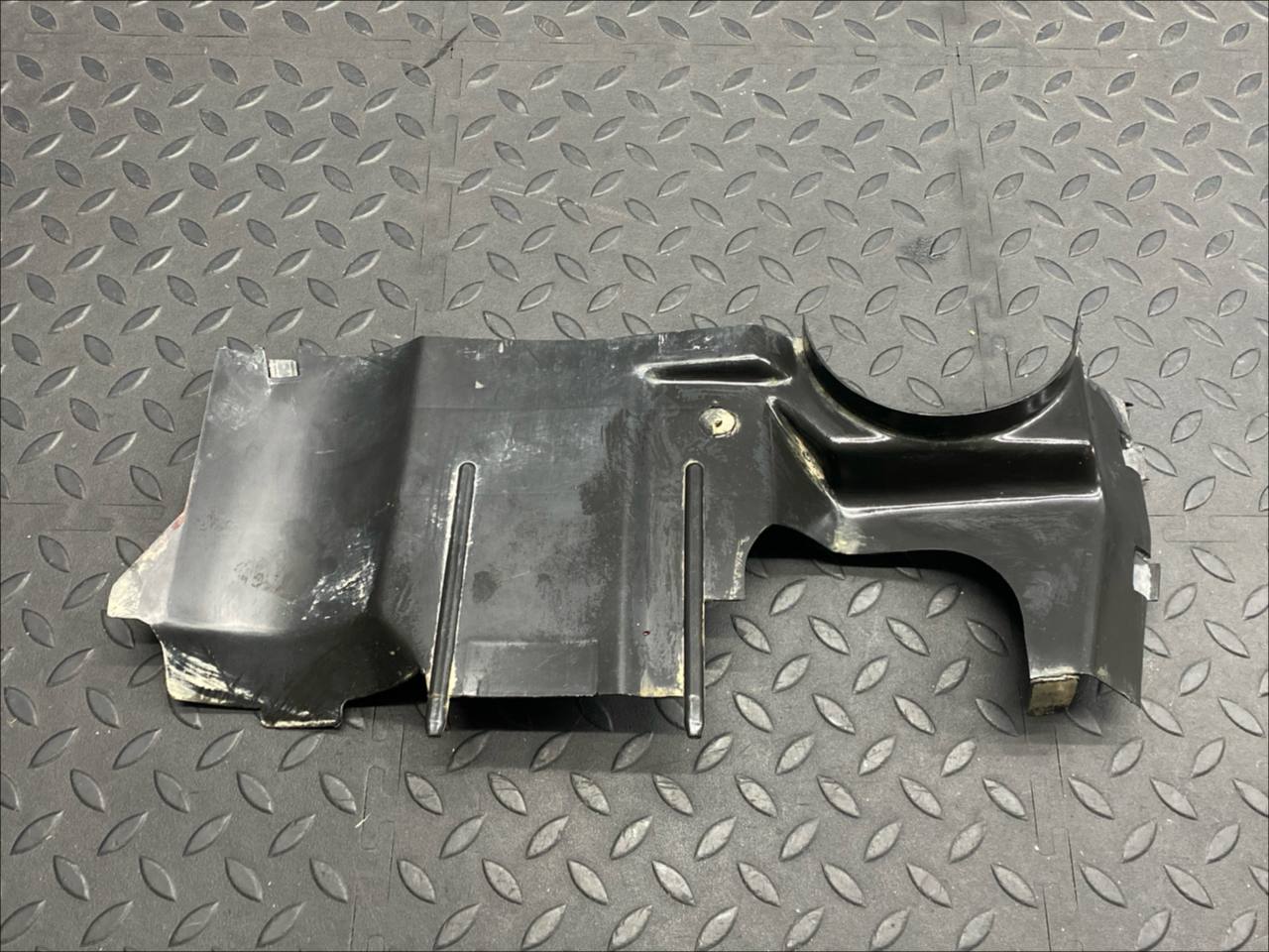 Накладка фары левая BMW 5/E34 1987-1996