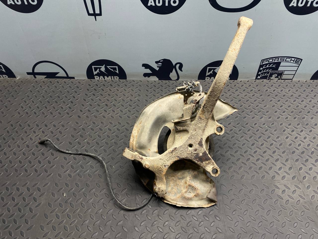 Кулак поворотный передний левый Mercedes C/W202 1993-2001