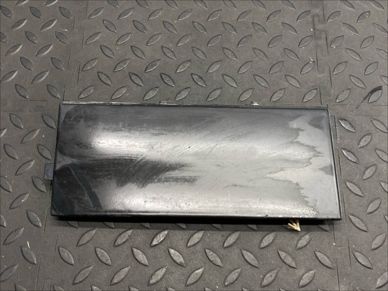 Заглушка бампера передняя правая BMW 5/E34 1987-1996