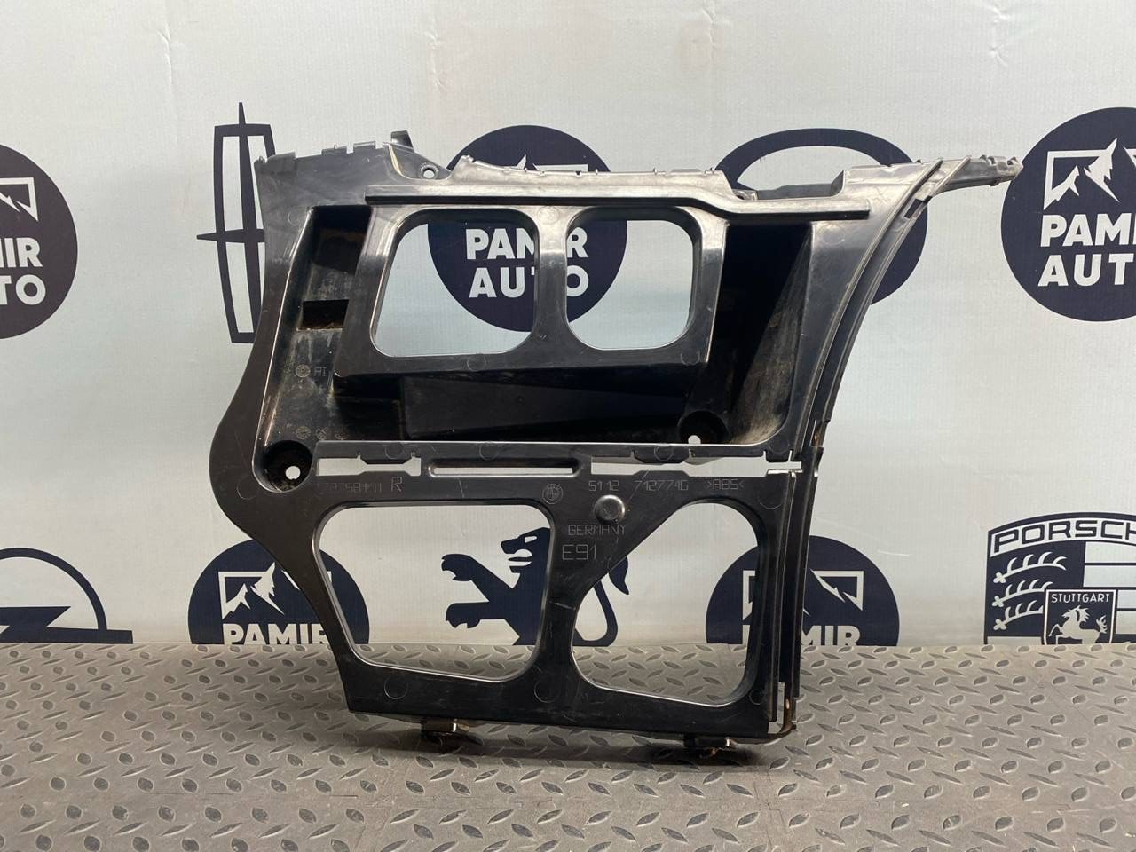 Кронштейн бампера задний правый BMW 3/E90 2004-2013