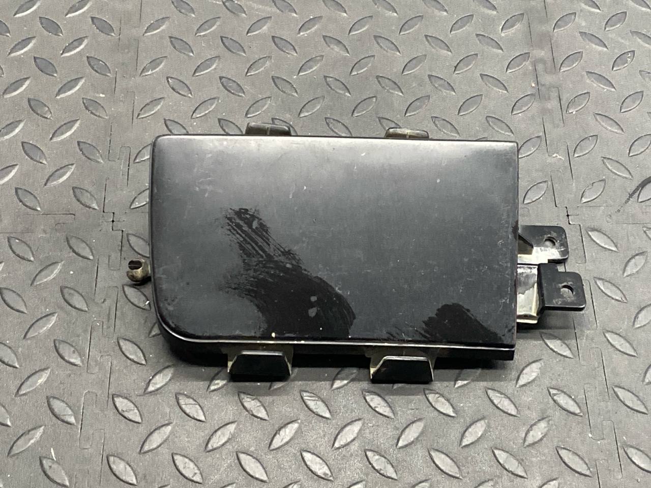 Заглушка бампера передняя правая BMW 5/E34 1987-1996