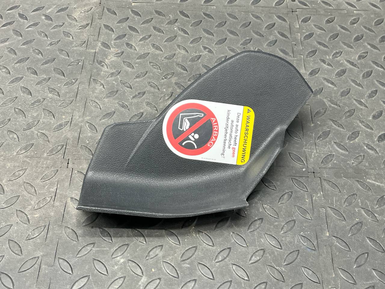 Накладка на торпедо правая Mercedes B/W245 2005-2011