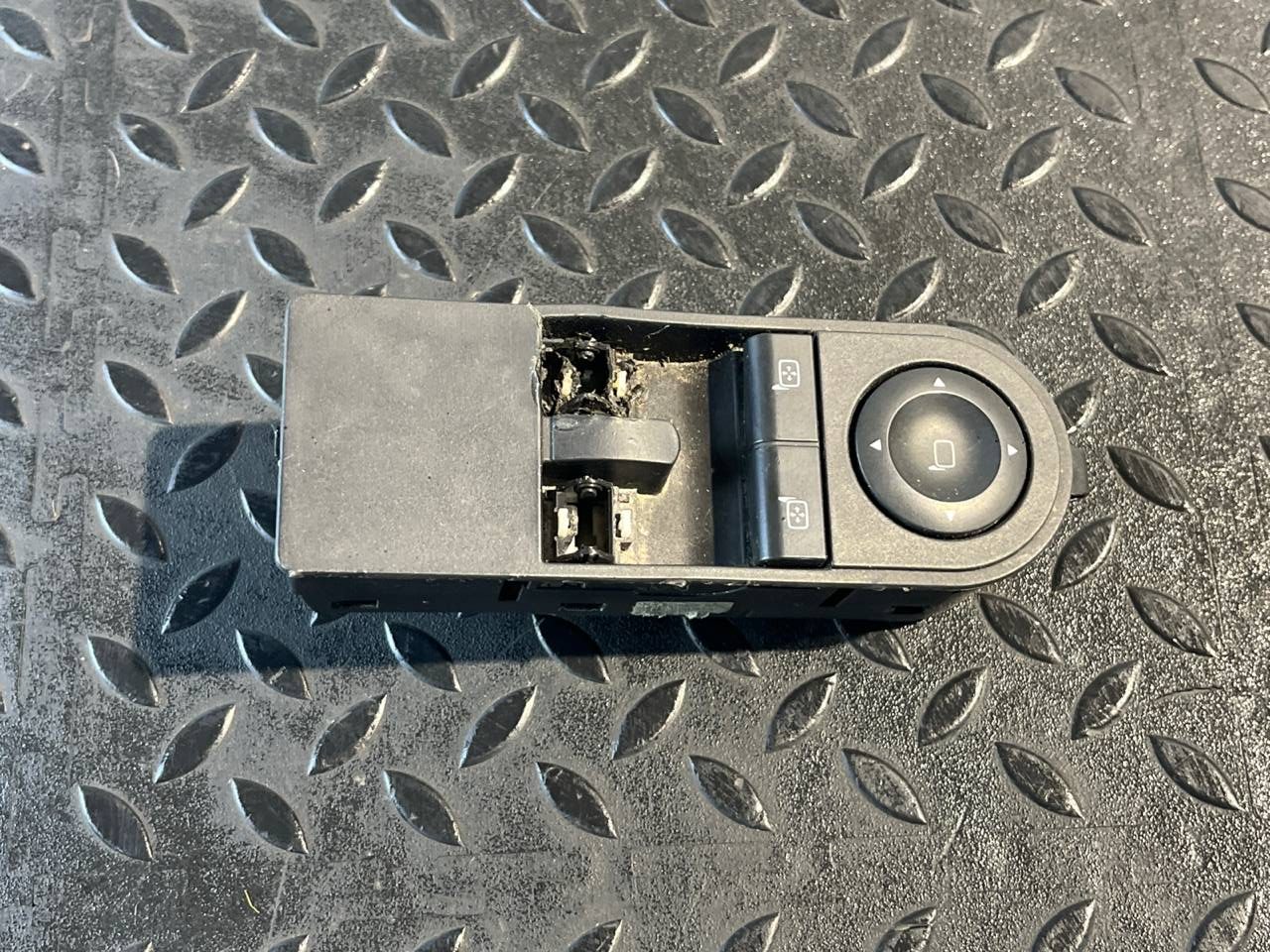 Блок управления стеклоподъемниками Opel Zafira/B 2005-2014