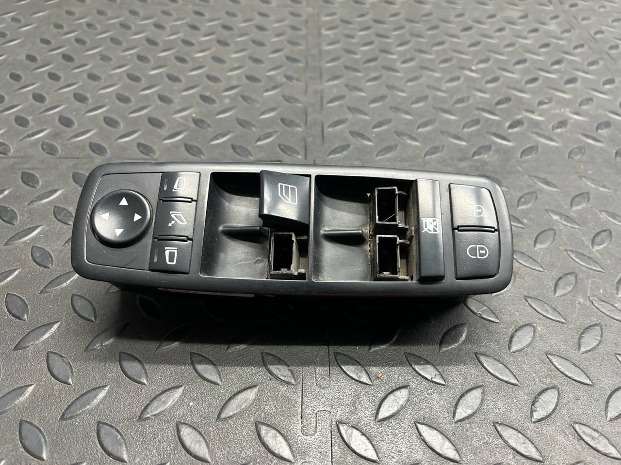 Блок управления стеклоподъемниками Mercedes B/W245 2005-2011