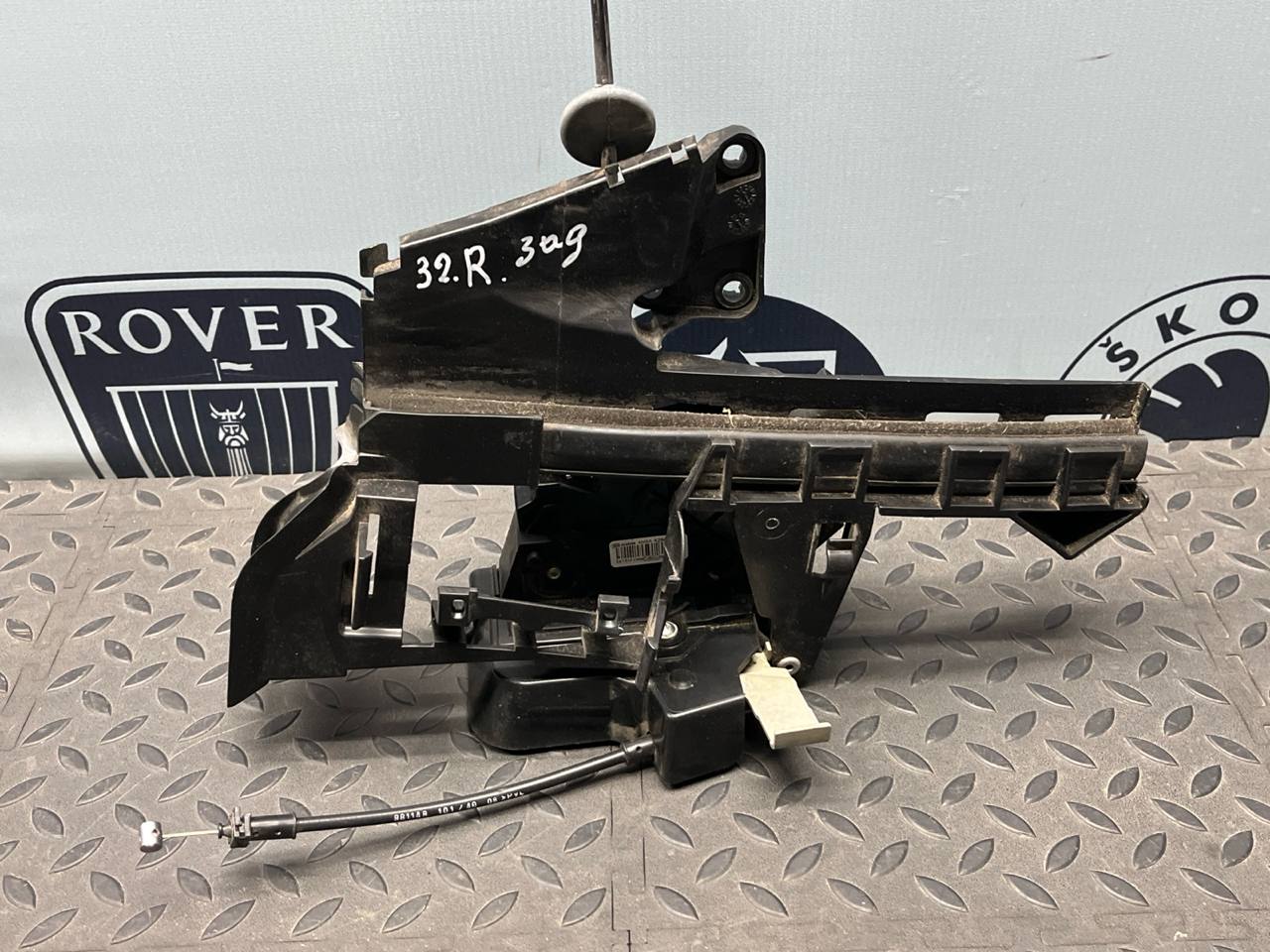 Замок двери задний правый Ford Focus/2 2004-2011