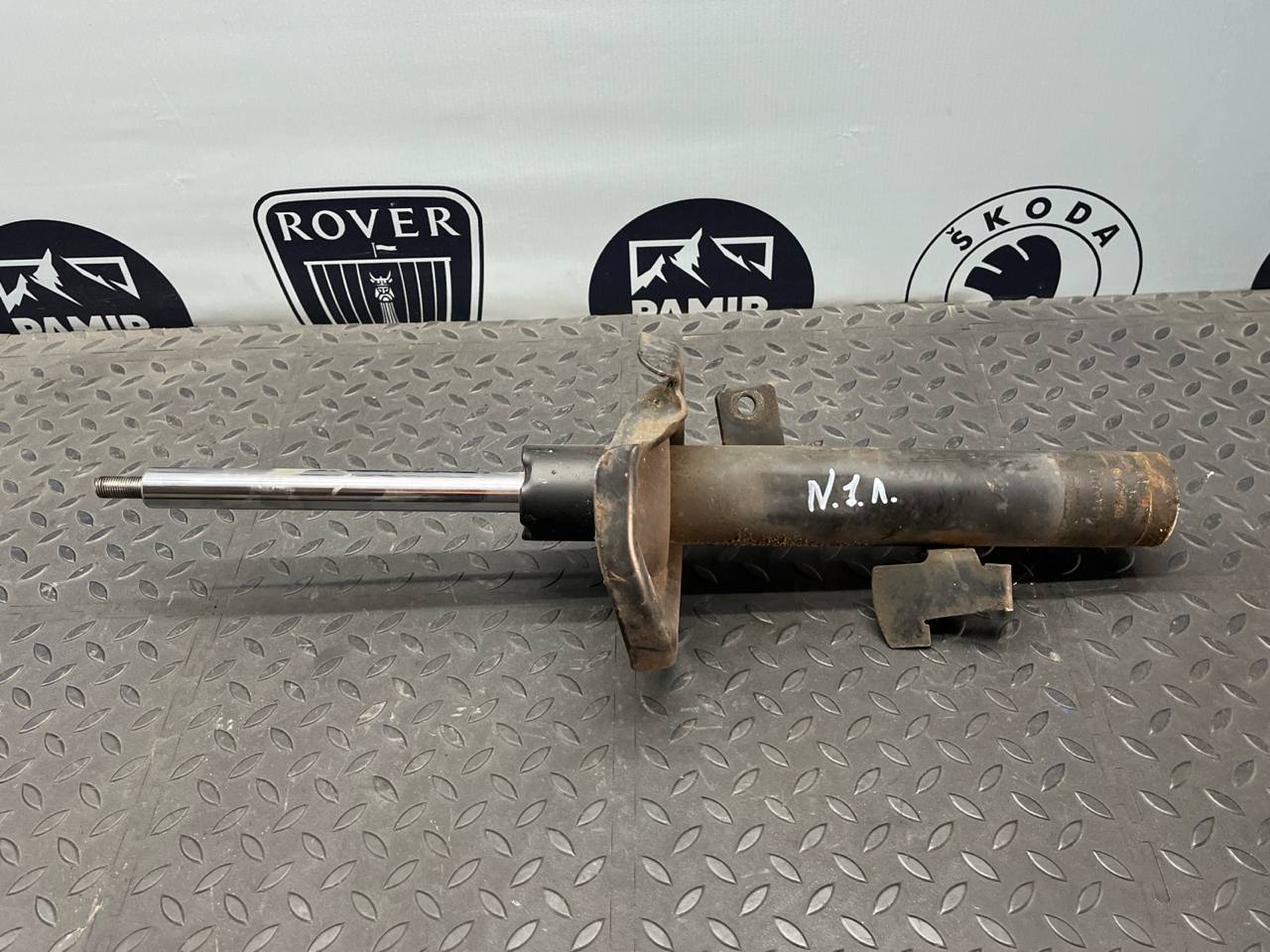 Амортизатор передний левый Ford Focus/2 2004-2011