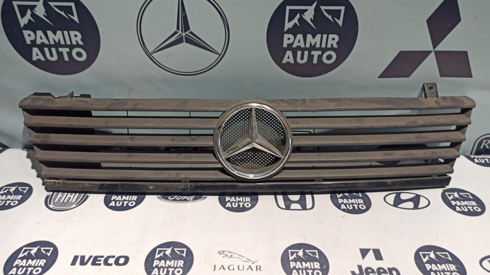 Решетка радиатора Mercedes Vito/W638 1996-2003