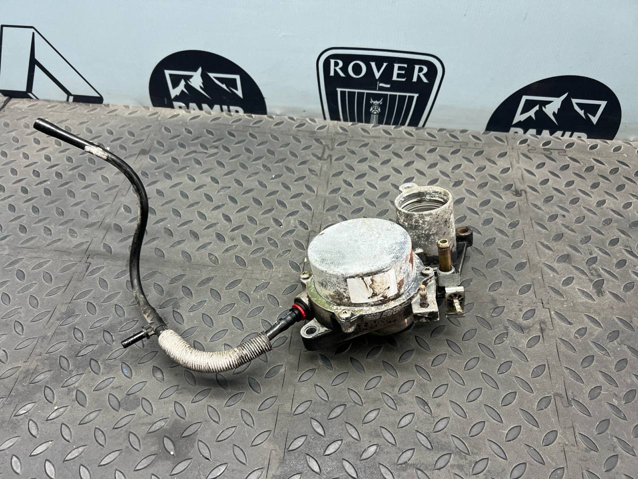 Насос вакуумный Ford Transit 2006-2013