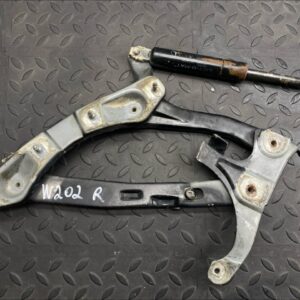 Петля капота правая Mercedes C/W202 1993-2001