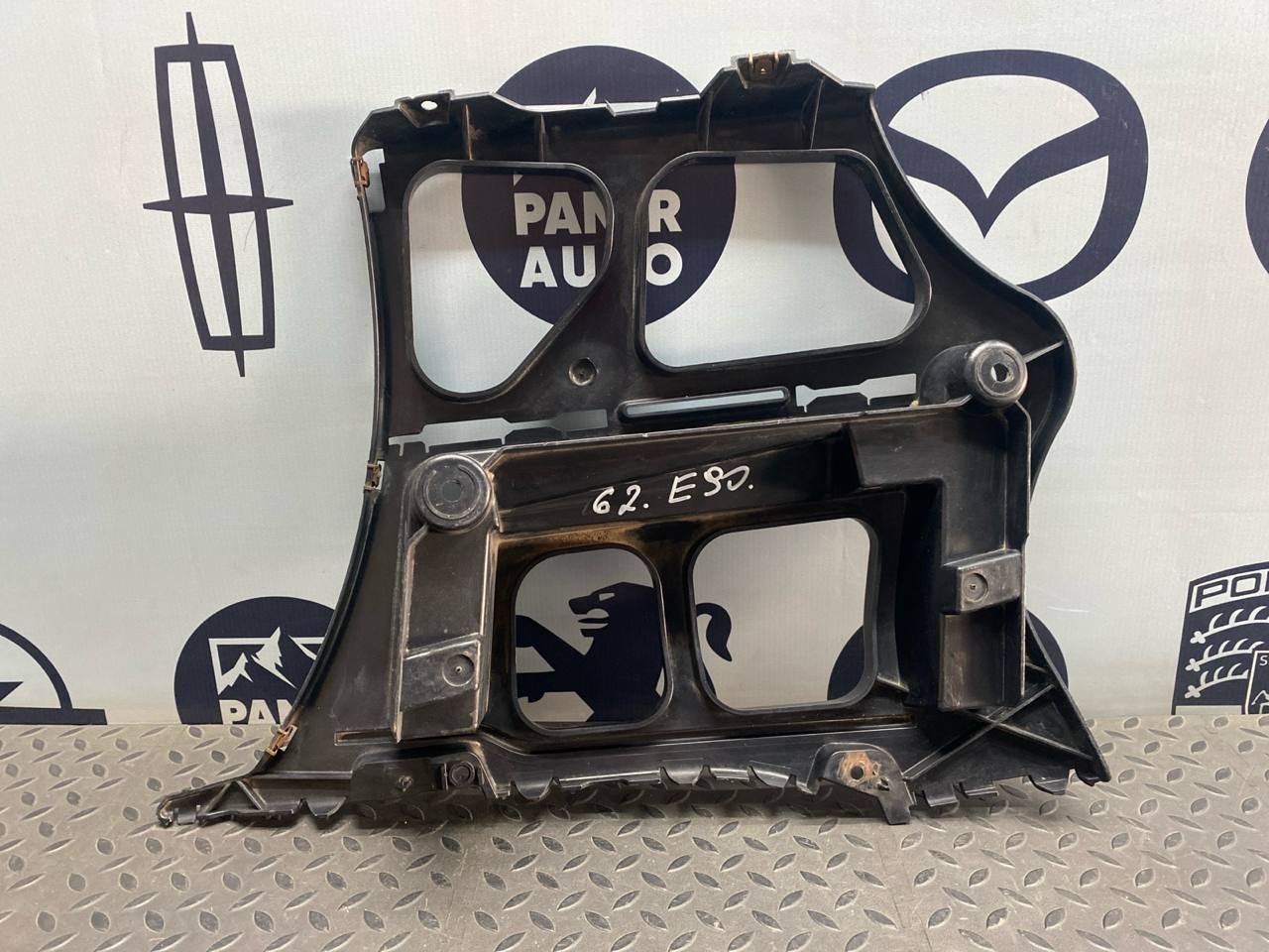 Кронштейн бампера задний левый BMW 3/E90 2004-2013