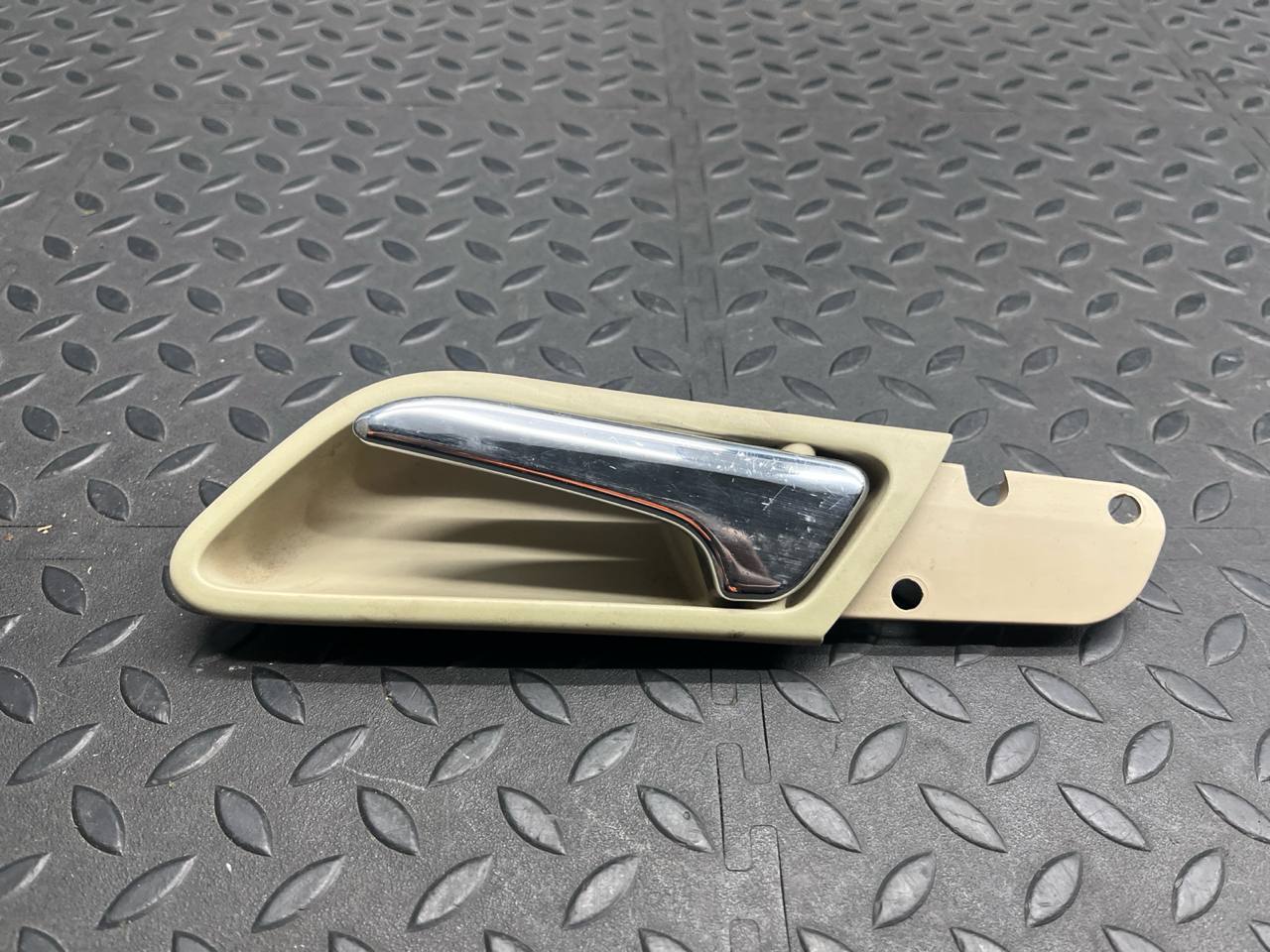 Ручка двери передняя левая Mercedes B/W245 2005-2011