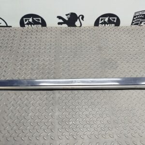 Молдинг двери передний правый Mercedes E/W211 2002-2009