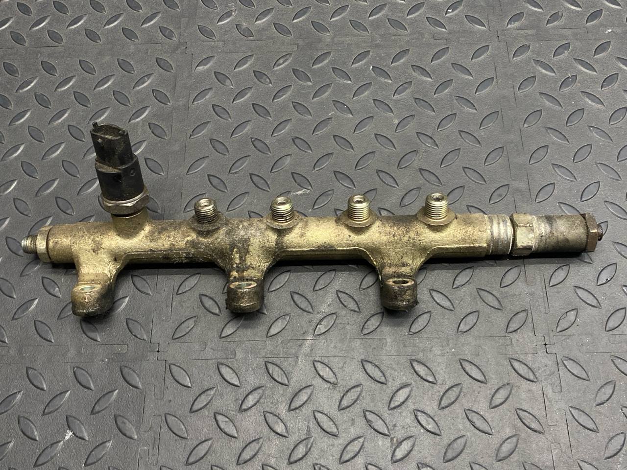 Рампа топливная Opel Movano/A 2003-2010