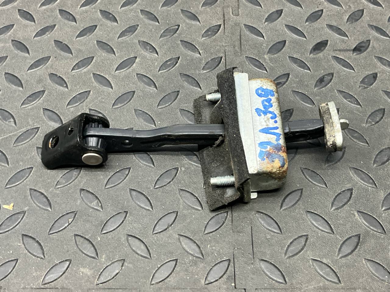 Ограничитель двери задний Ford Focus/2 2004-2011