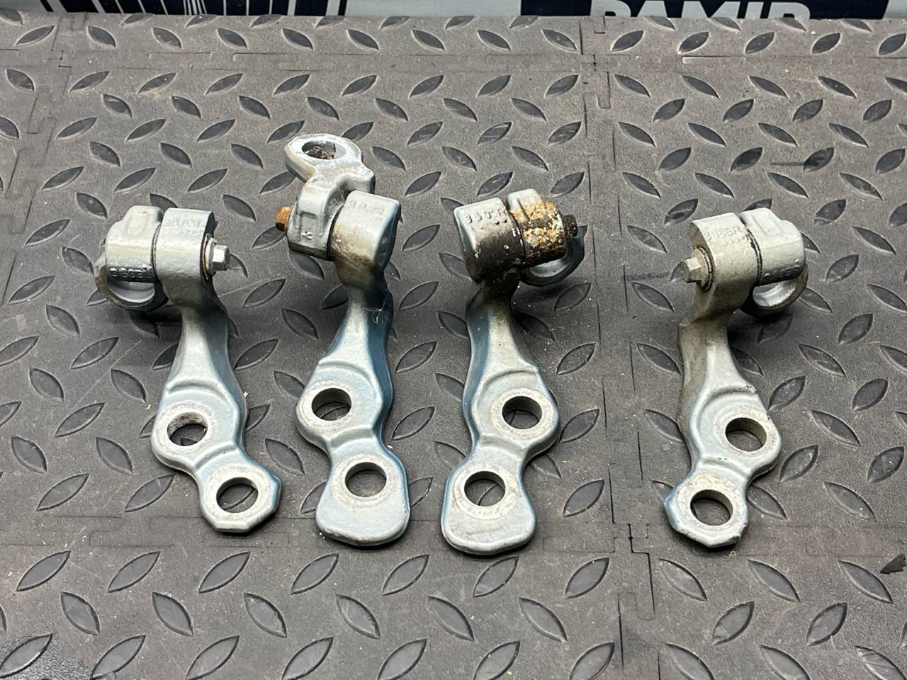 Петля двери передняя Ford Focus/2 2004-2011