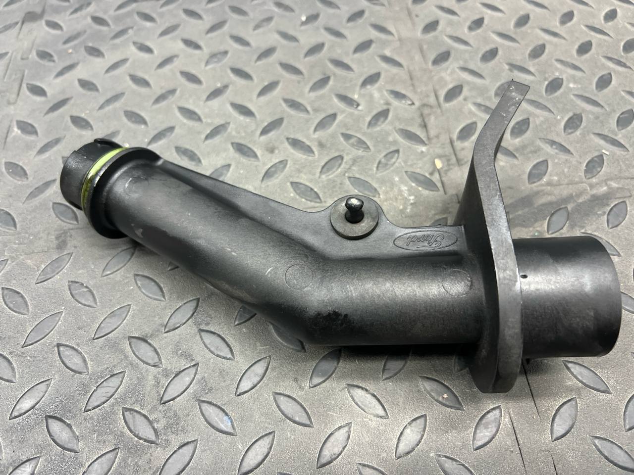 Горловина маслозаливная Ford Transit 2006-2013