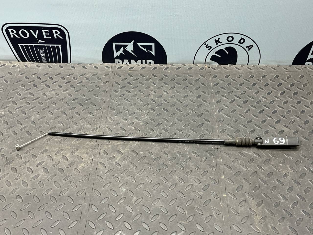 Трос замка капота Mercedes B/W245 2005-2011