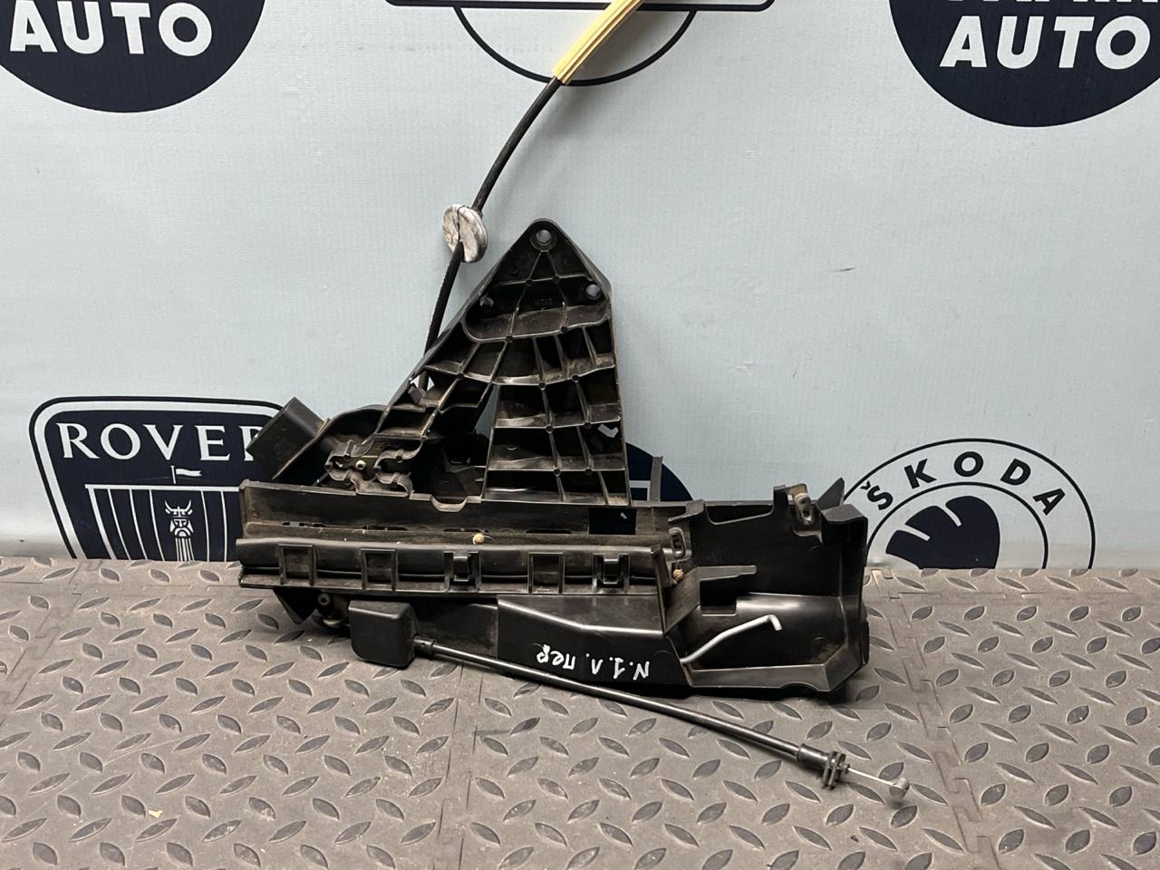 Замок двери передний левый Ford Focus/2 2004-2011