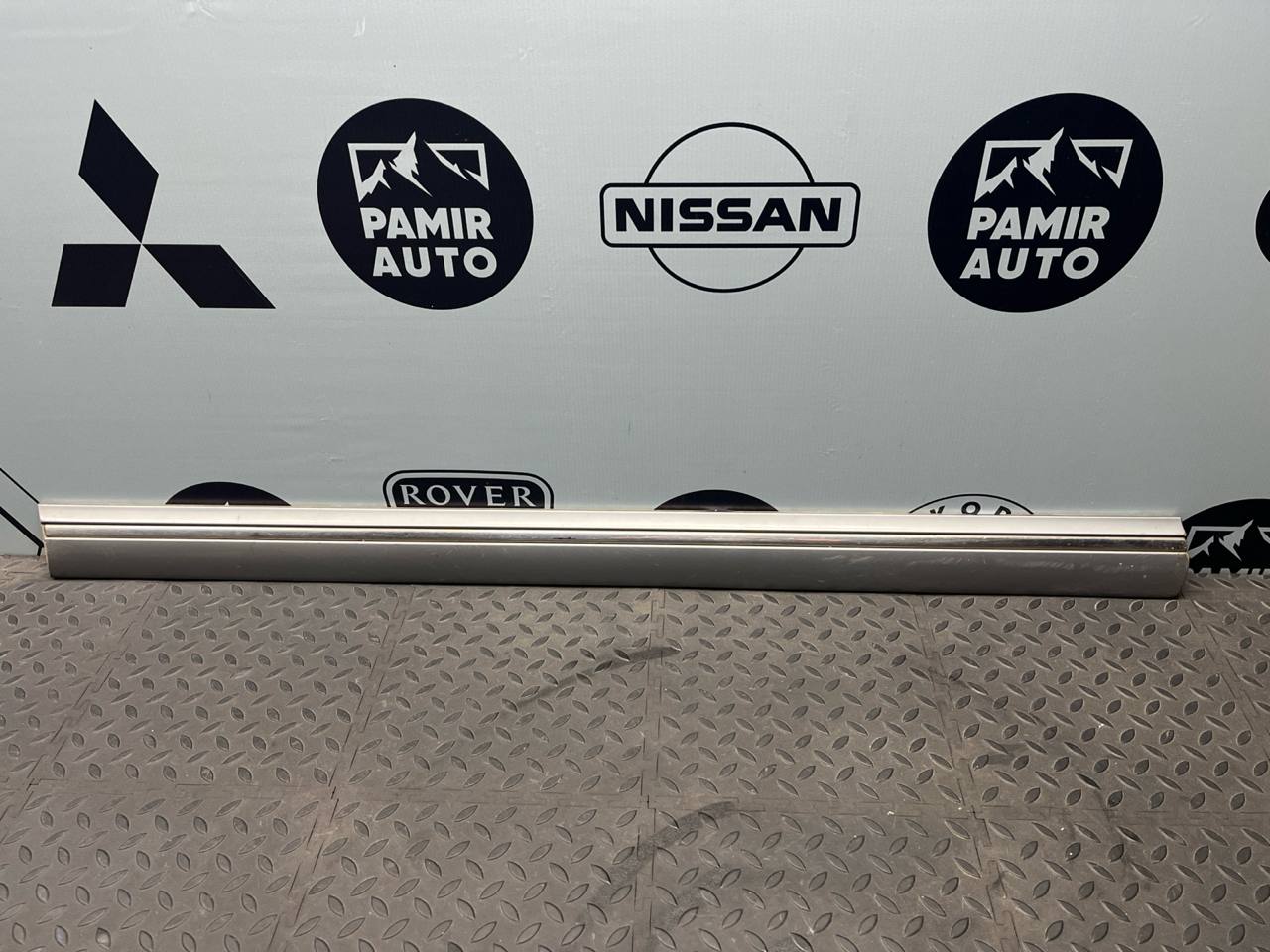 Молдинг двери передний левый Mercedes E/W210 1995-2003