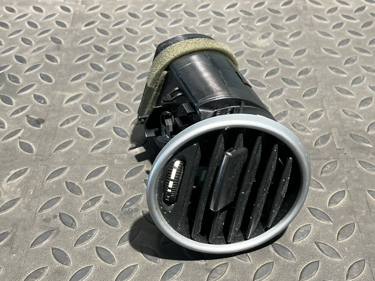 Дефлектор воздушный правый Mercedes  M/W164 2005-2011