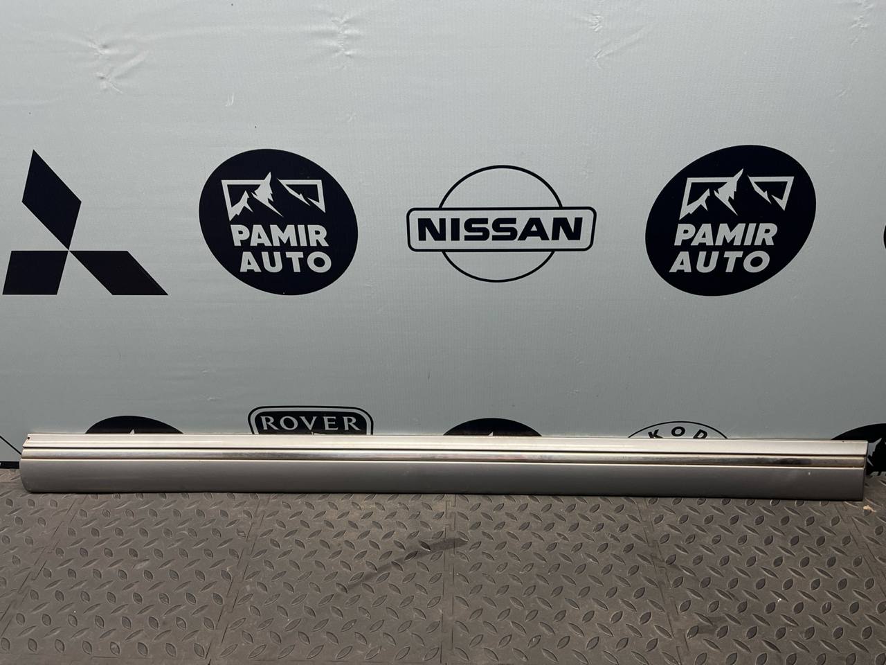 Молдинг двери передний правый Mercedes E/W210 1995-2003