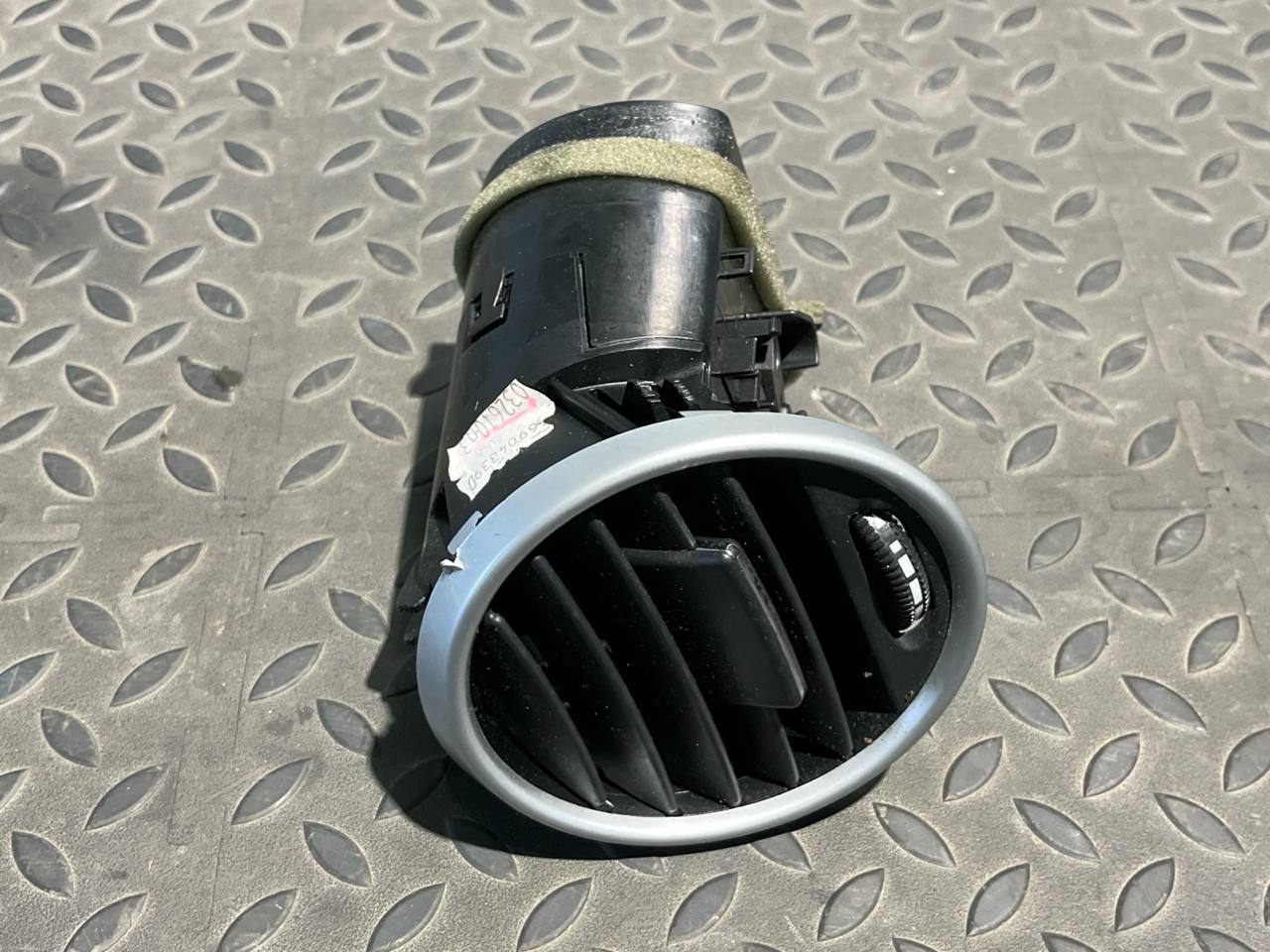 Дефлектор воздушный левый Mercedes M/W164 2005-2011