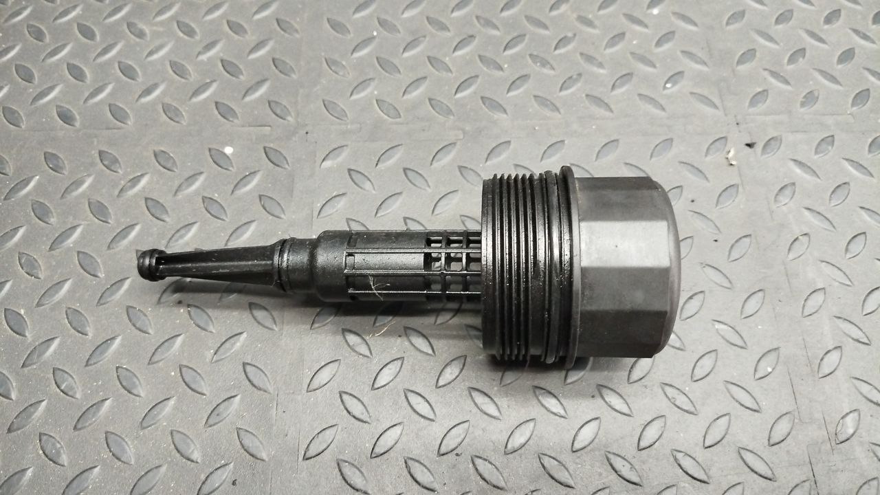 Крышка корпуса масляного фильтра Mercedes E/W210 1995-2003