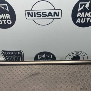 Уплотнитель двери передний левый Mercedes E/W210 1995-2003