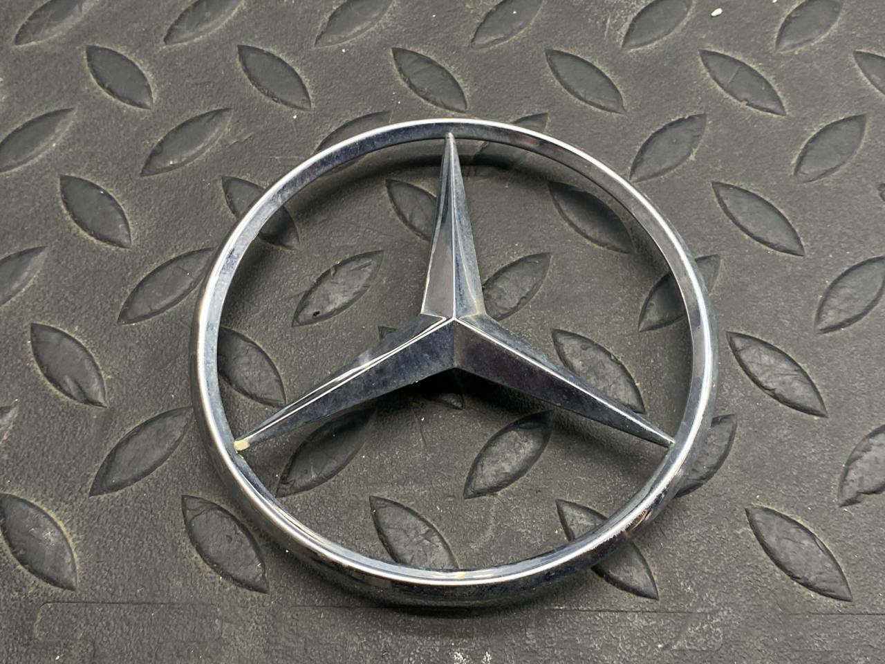 Эмблема задняя Mercedes C/W202 1993-2001