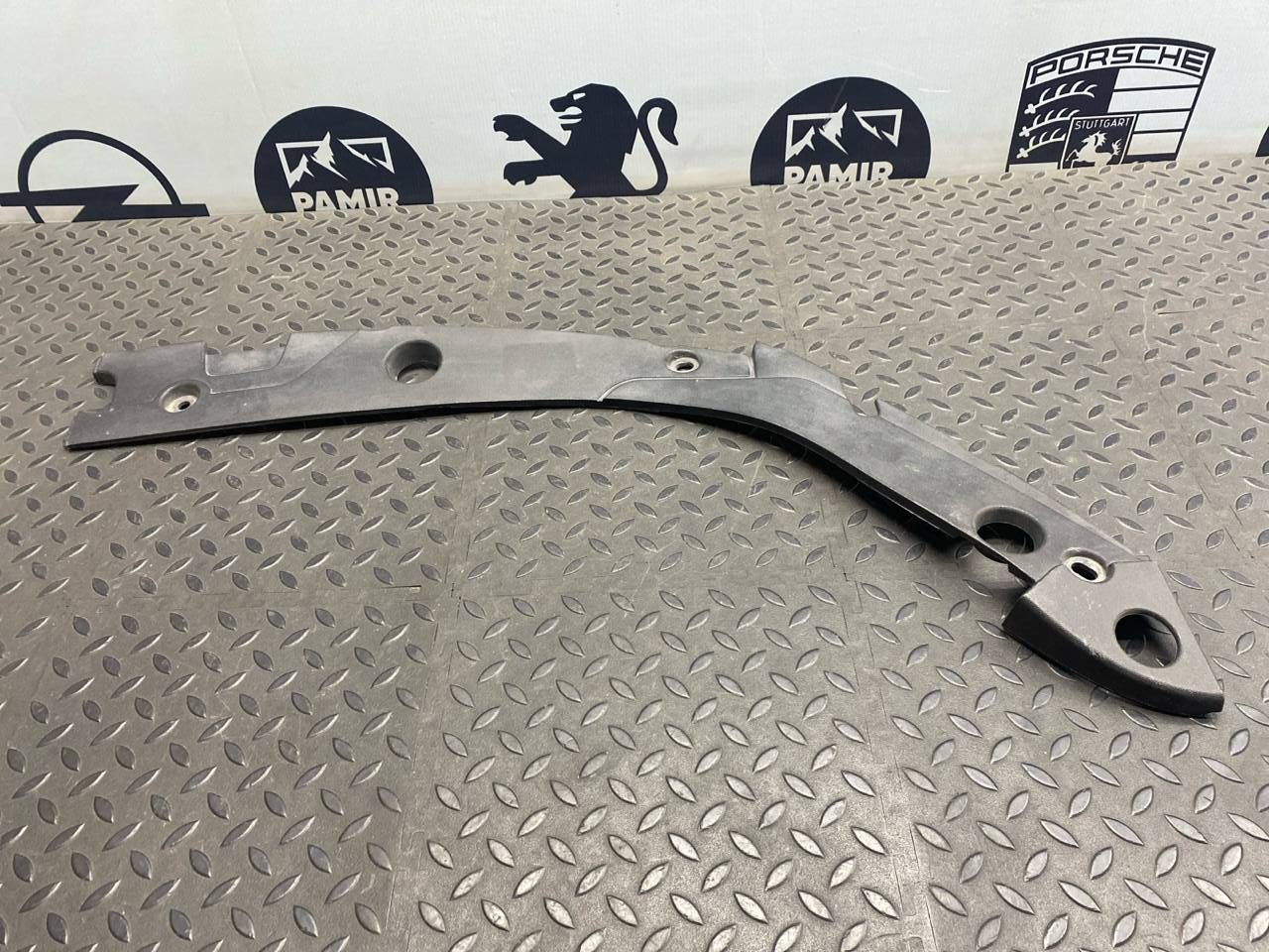 Накладка декоративная правая Renault Scenic/2 2003-2009