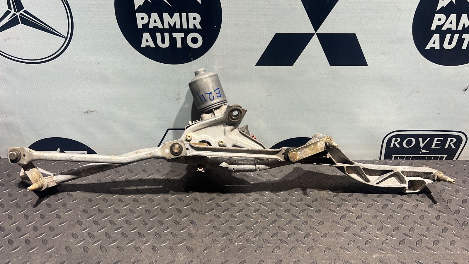 Трапеция стеклоочистителя Mercedes E/W211 2002-2009