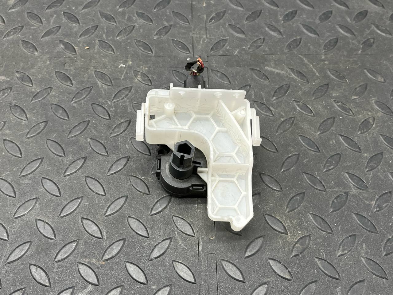 Моторчик заслонки отопителя Mercedes B/W245 2005-2011