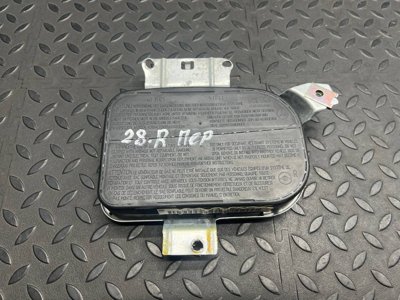 Подушка безопасности в дверь передняя правая Mercedes E/W210 1995-2003