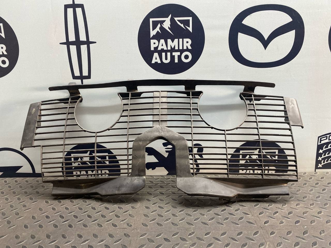 Решетка радиатора Mercedes C/W202 1993-2001