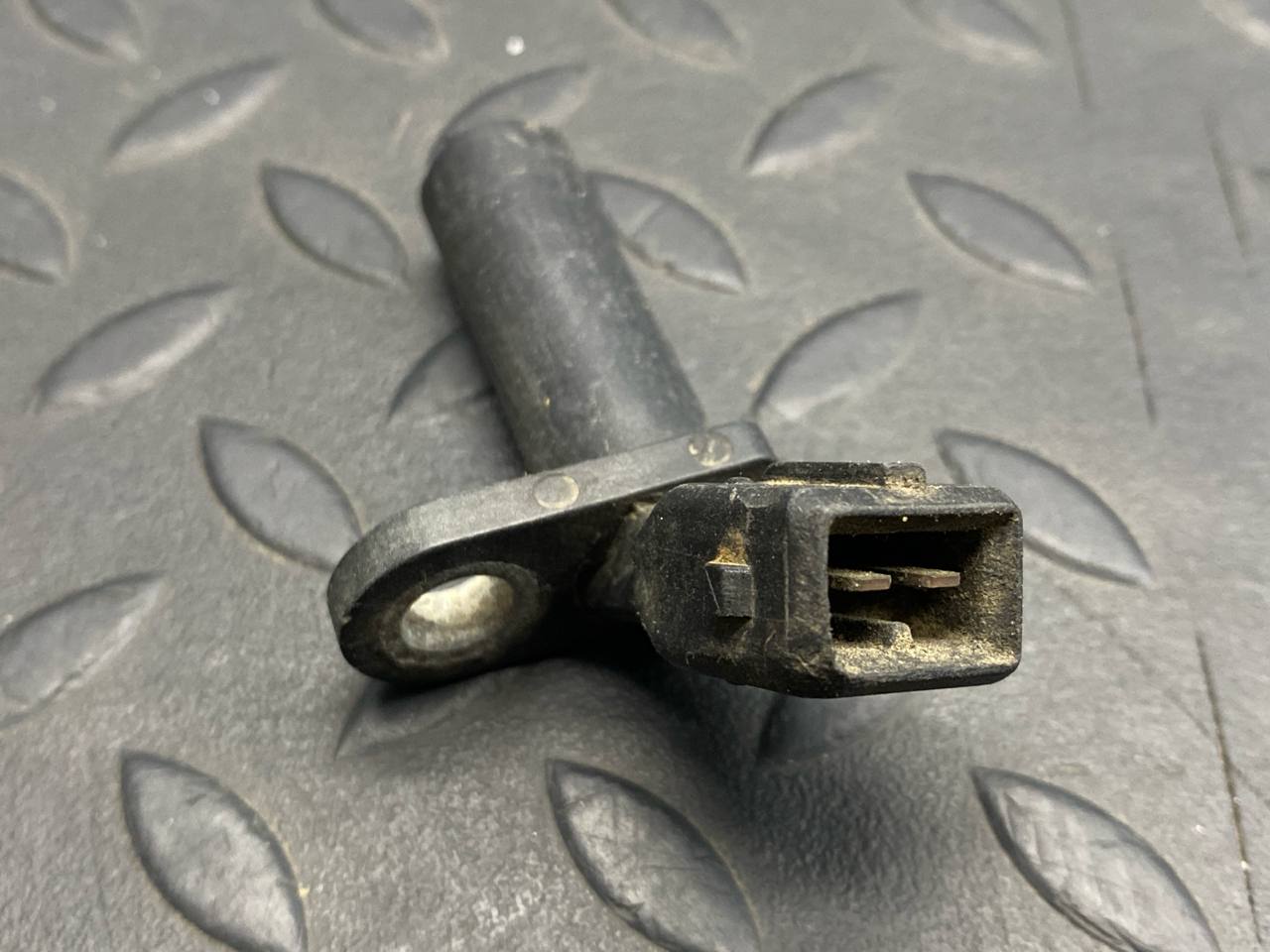 Датчик положения коленвала Ford Transit 2000-2006