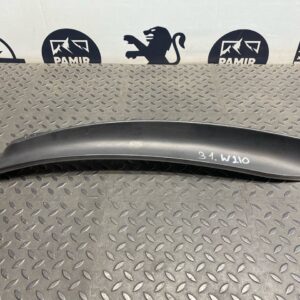 Решетка под лобовое стекло (Жабо) левая Mercedes E/W210 1995-2003