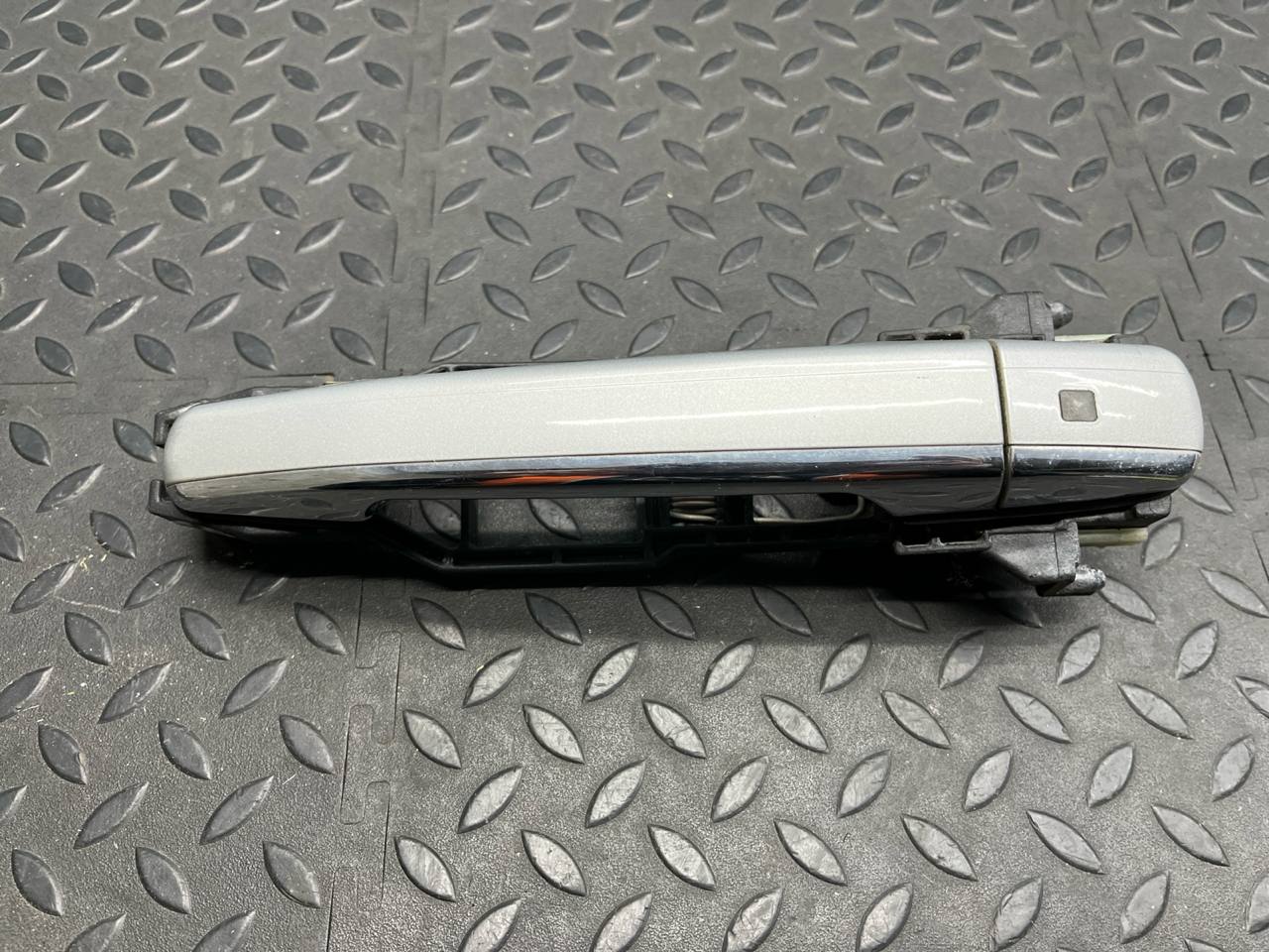 Ручка двери передняя правая Mercedes E/W210 1995-2003