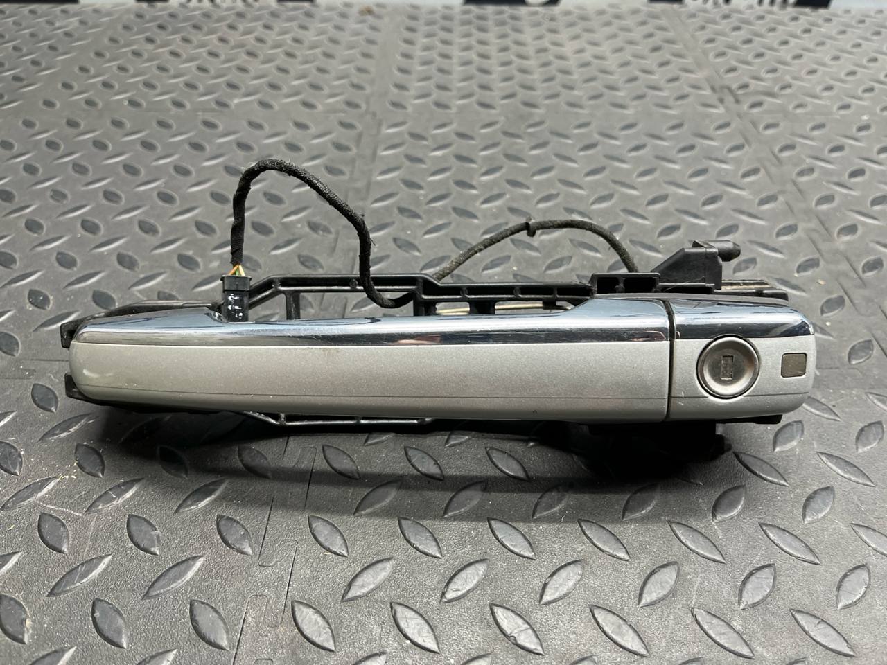 Ручка двери передняя левая Mercedes E/W210 1995-2003