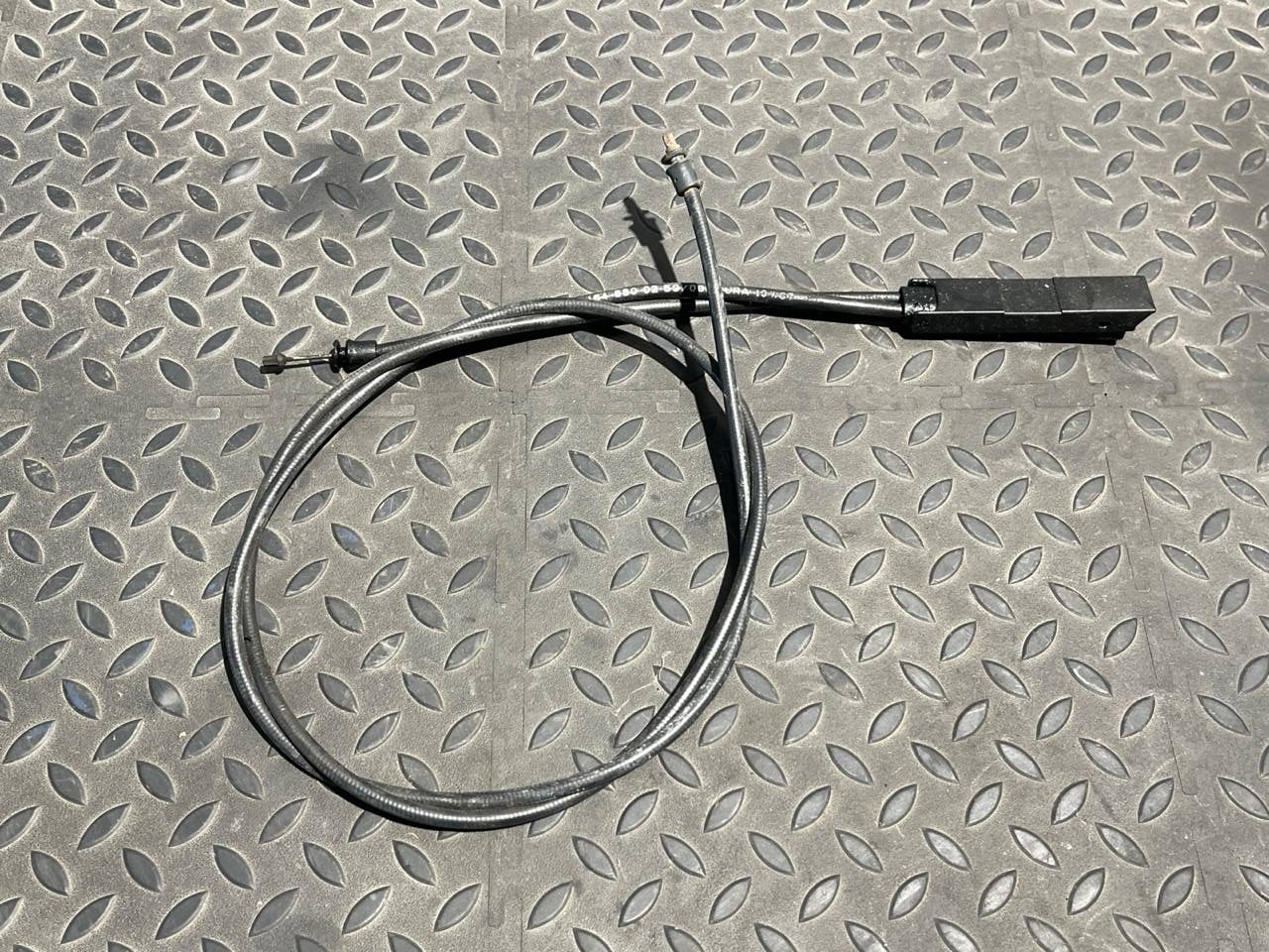 Трос замка капота Mercedes M/W164 2005-2011