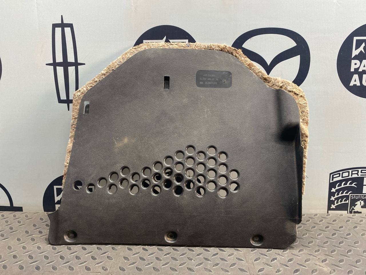 Накладка на торпедо правая Mercedes C/W202 1993-2001