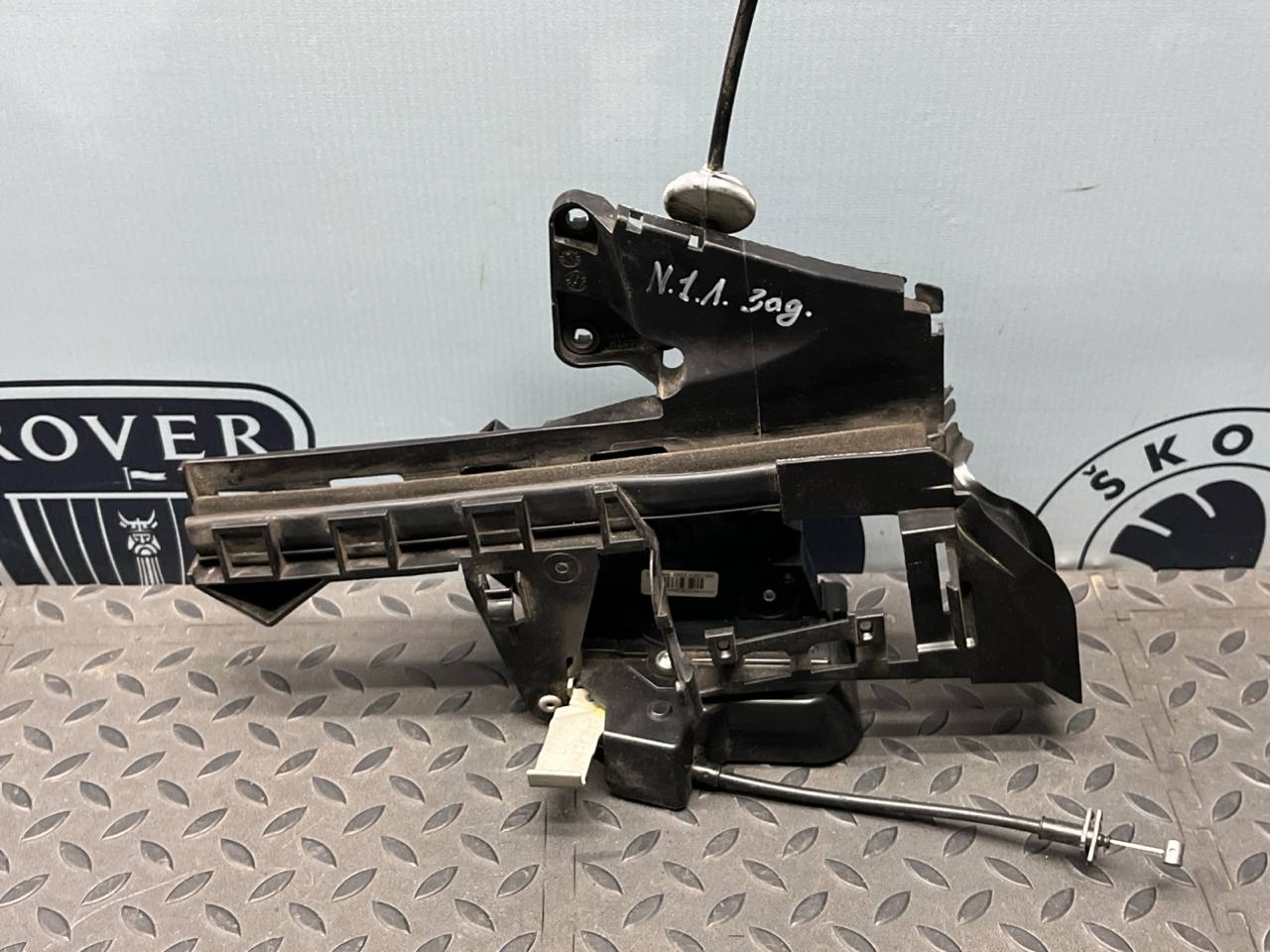 Замок двери задний левый Ford Focus/2 2004-2011