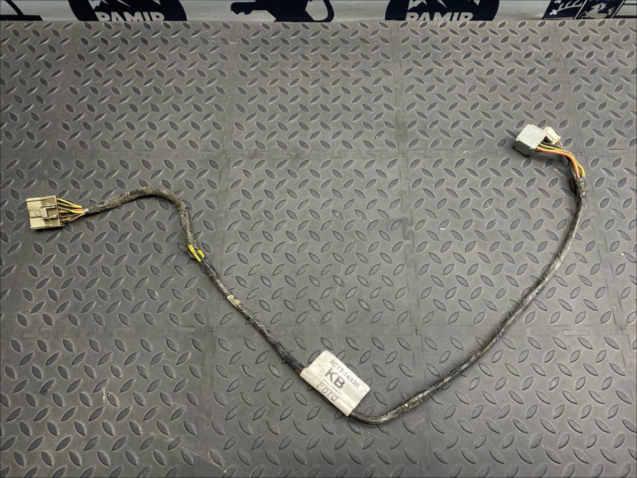 Проводка заднего фонаря Ford Transit 2000-2006