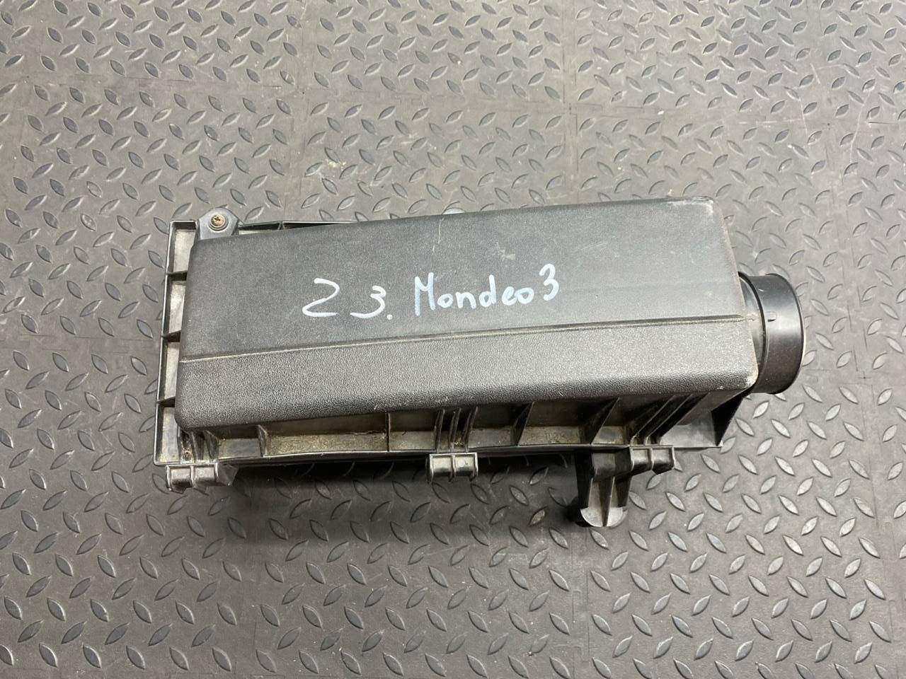 Корпус воздушного фильтра Ford Mondeo/3 2000-2007