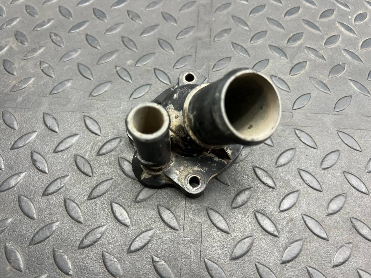 Корпус термостата Ford Mondeo/3 2000-2007