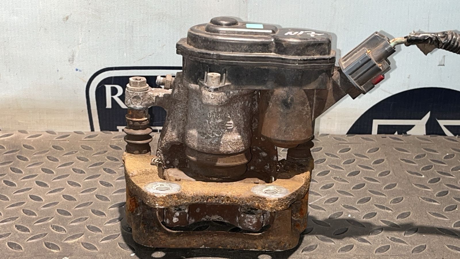 Суппорт задний правый Renault Scenic/3 2009-2016