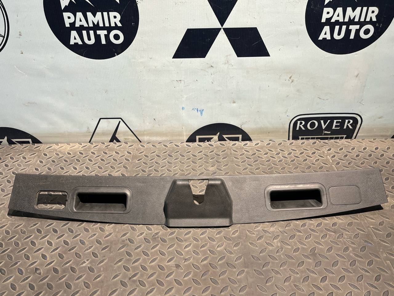 Обшивка двери багажника Mercedes M/W164 2005-2011