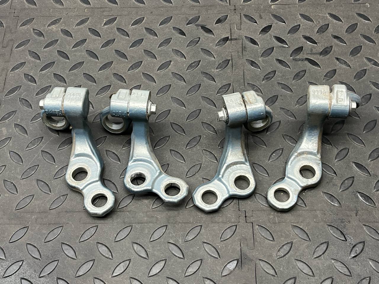 Петля двери задняя Ford Focus/2 2004-2011