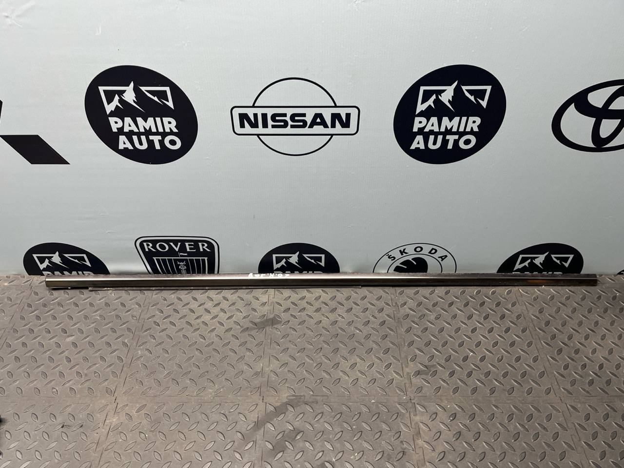 Уплотнитель двери задний правый Mercedes E/W210 1995-2003