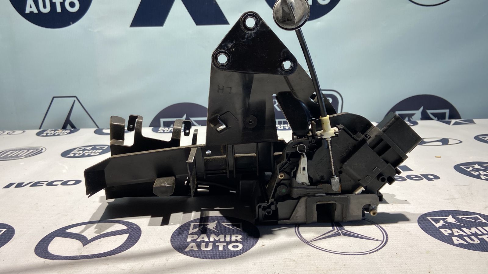 Замок двери передний левый Ford Focus/2 2004-2011